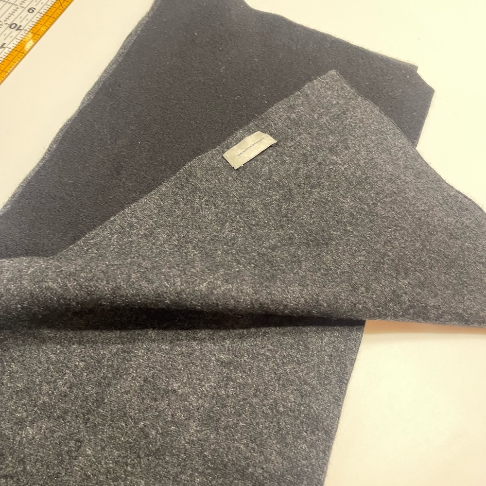 Balenciaga extra long wool scarf - Picture 4 of 4